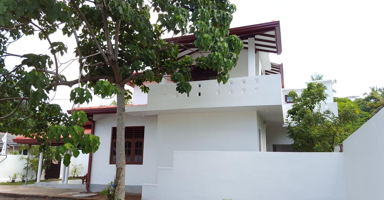 Emildale Villa Wadduwa Bagian luar foto